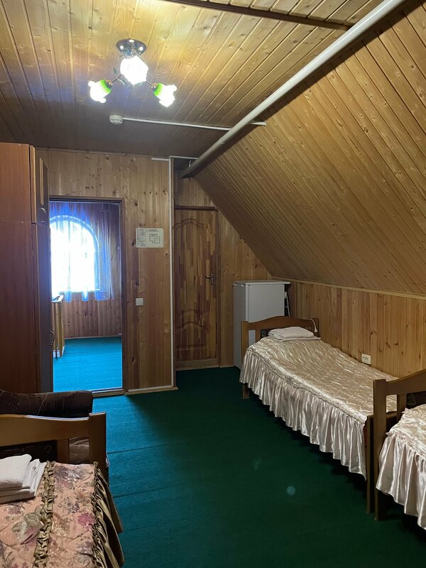 Вертикаль — Классический трехместный номер, фотография 2