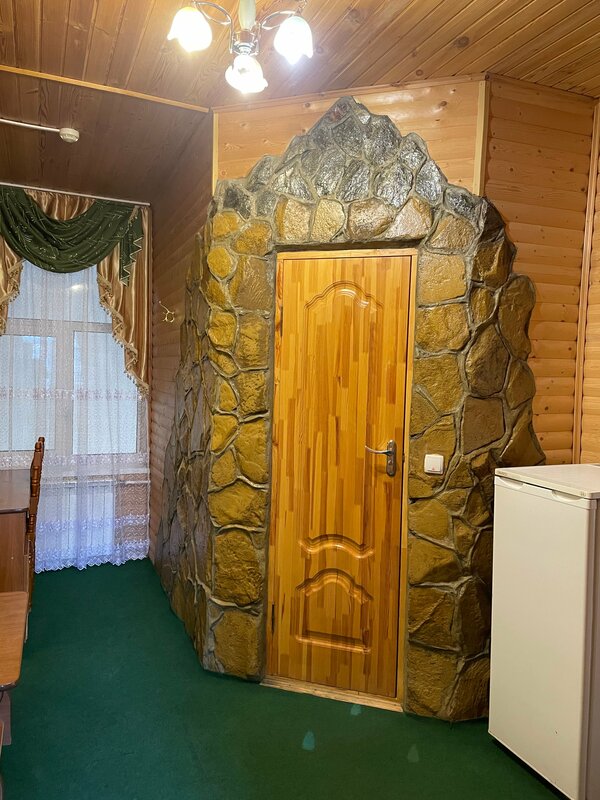 Вертикаль — Cемейный номер с собственной ванной комнатой, фотография 1